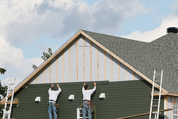 Professional Siding Installation technician working in Georgetown, KY